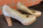 Zinda goudkleurige pump - Maat 38,5, Pumps, Overige kleuren, Ophalen of Verzenden, Zo goed als nieuw