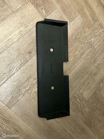 Bmw e30 kentekenplaat houder type 1 origineel beschikbaar voor biedingen