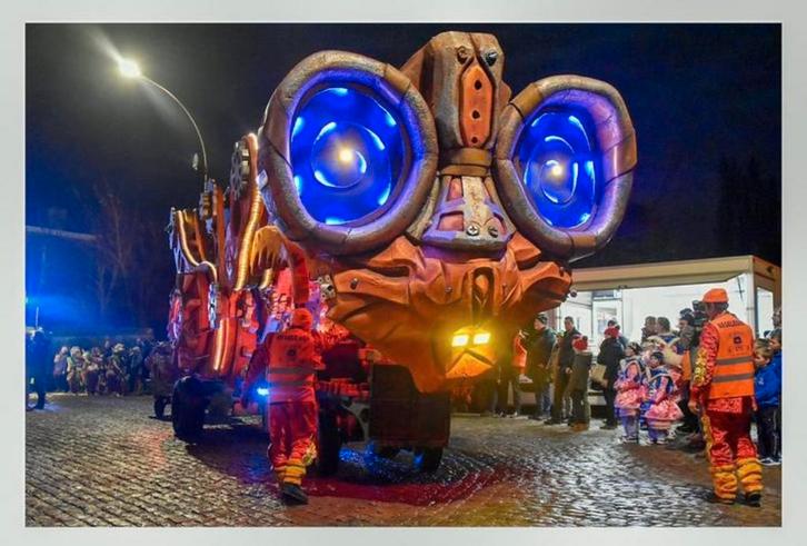 Carnavalwagen/praalwagen - sprinkhaan, Hobby en Vrije tijd, Feestartikelen, Gebruikt, Overige typen, Ophalen