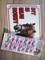 Panneau d'avertissement en forme de poney et nœud papillon, Animaux & Accessoires, Chevaux & Poneys | Autres trucs de cheval, Accessoires