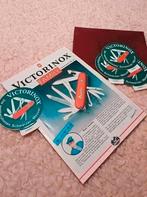 Victorinox promotiemateriaal 1993 – stickers + boekje, Enlèvement ou Envoi, Comme neuf