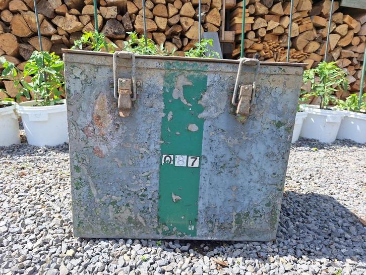 Ancien coffre militaire à provisions, Collections, Objets militaires | Général, Armée de terre, Enlèvement