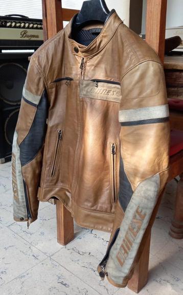 Cuir Dainese vintage Medium(50) très bel état beschikbaar voor biedingen