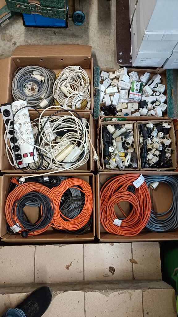 verlengkabels en snoeren en allerlei andere kabelsvanaf 1 eu, Doe-het-zelf en Bouw, Elektriciteit en Kabels, Gebruikt, Schakelaar