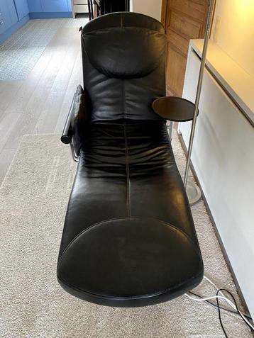 Chaise longue / cuir noir design Italien / Bauhaus  