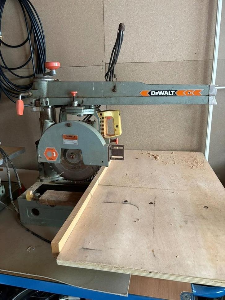 dewalt radiaalzaag te koop, Bricolage & Construction, Outillage | Scies mécaniques, Utilisé, Autres types, 30 à 70 mm, Enlèvement