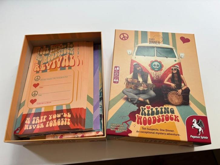 Deadly Dinner: Killing Woodstock, Hobby en Vrije tijd, Gezelschapsspellen | Bordspellen, Zo goed als nieuw, Vijf spelers of meer