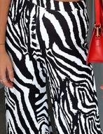 Broek met zebraprint maat S, Kleding | Dames, Broeken en Pantalons, Ophalen of Verzenden, Zo goed als nieuw, Maat 36 (S)