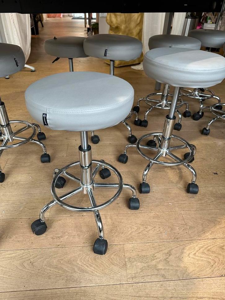 Lot de 8 tabourets, Maison & Meubles, Tabourets, Utilisé, Fer, Réglable en hauteur, Enlèvement