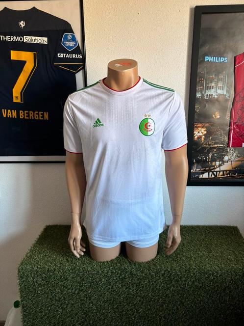 Maillot domicile de l Algerie 2018 2019 Football 2ememain