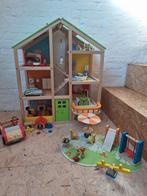 Hape poppenhuis met alle meubelsets, Kinderen en Baby's, Ophalen of Verzenden, Zo goed als nieuw, Poppenhuis