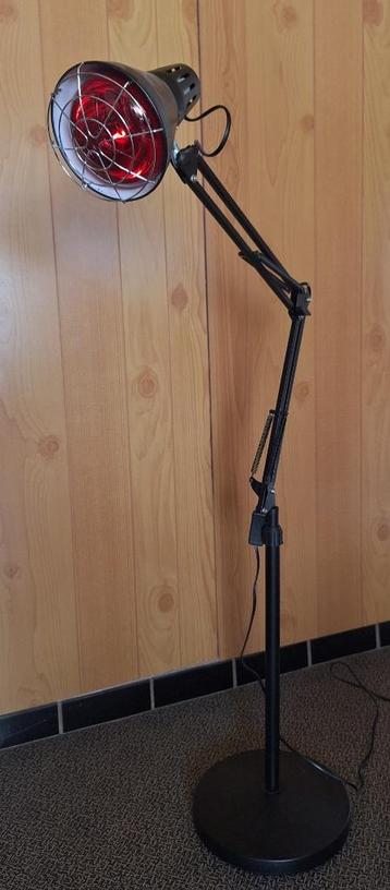 Infraroodlamp tegen spierpijnen (nieuw) beschikbaar voor biedingen