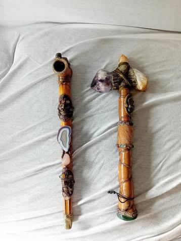 Houten pijp & Axe met steen  beschikbaar voor biedingen