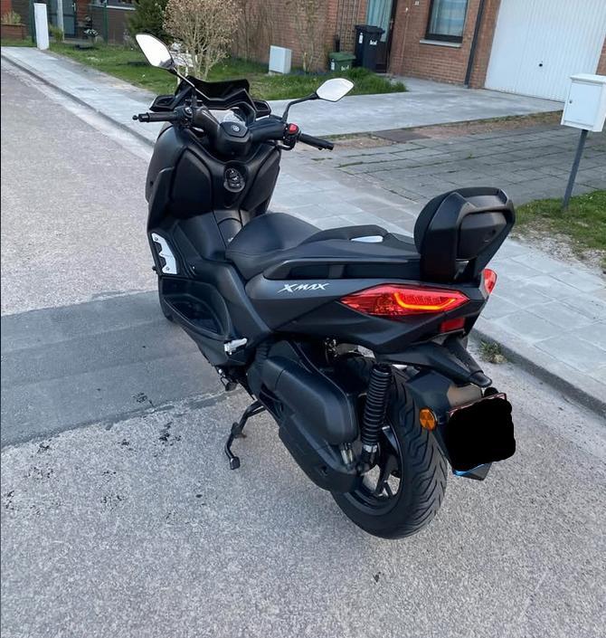 Yamaha Xmax, Motoren, Motoren | Yamaha, Particulier, Scooter, 11 kW of minder, 4 cilinders, ABS, Handvatverwarming, Ophalen
