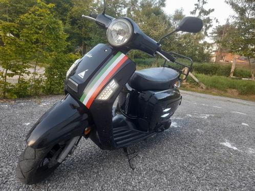 Turbho retro bellissimo 125cc volledig in orde, Fietsen en Brommers, Scooters | Overige merken, Zo goed als nieuw, Ophalen