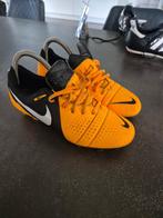 Nike voetbalschoenen maat 42 als nieuw, Sports & Fitness, Football, Enlèvement ou Envoi, Comme neuf, Chaussures