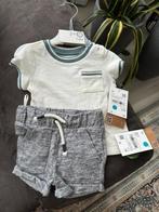 2 T-shirts en shorts en brok en trui voor een kind, maat 62,, Kinderen en Baby's, Ophalen