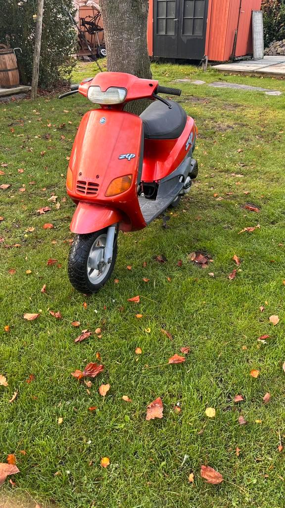 Zip Type 2 a klasse, Fietsen en Brommers, Scooters | Piaggio, Zo goed als nieuw, Zip, Klasse A (25 km/u), Tweetakt, Ophalen