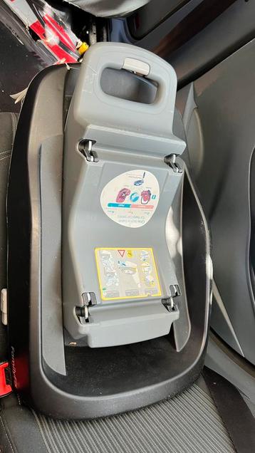 Maxi cosi pebble en familyfix Isofix-basis beschikbaar voor biedingen
