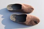 Bruine pantoffels in ribfluweel BLENZO. Maat 44. Zr. g. st., Vêtements | Hommes, Chaussures, Brun, Porté, Enlèvement ou Envoi