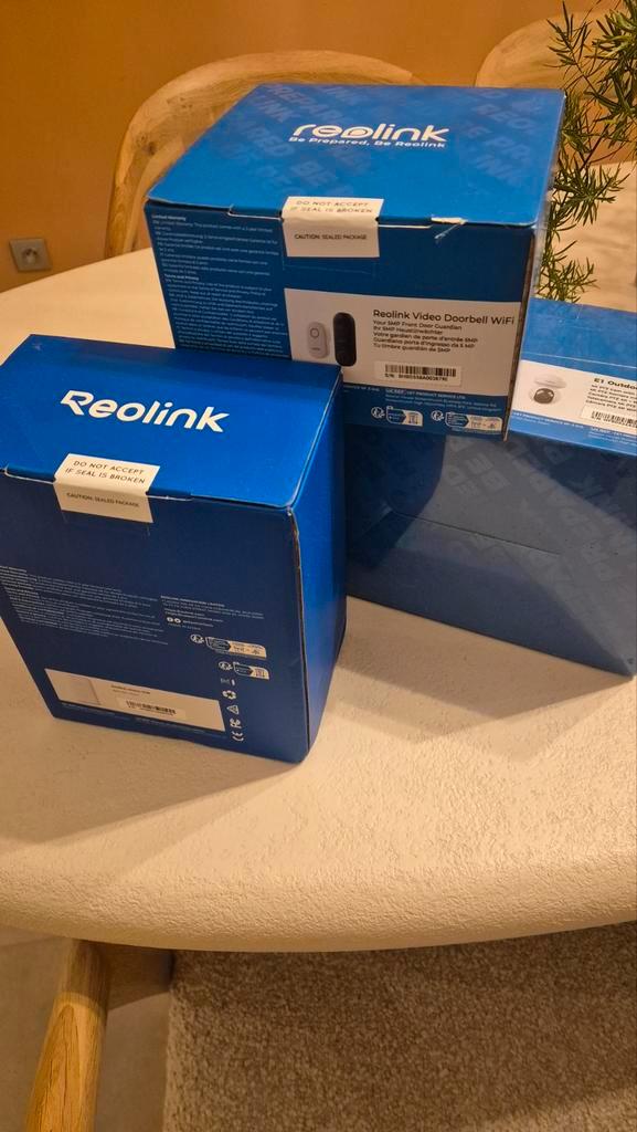 Reolink deurbel, smart hub en E1 outdoor pro camera, Huis en Inrichting, Deurbellen, Ophalen
