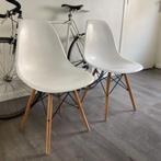 2 Witte Replica Eames Plastic Sidechairs, Huis en Inrichting, Gebruikt, Twee, Wit, Ophalen