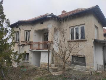 Maison bulgare bon marché à 40 km de Vratsa, quartier très p