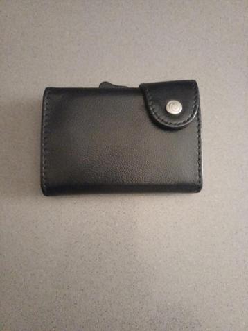 C- CURE RFID MINI-WALLET voor beveiliging bankkaarten. beschikbaar voor biedingen