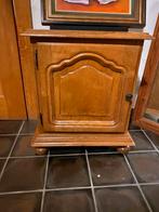 2 houten nachtkastjes, Ophalen