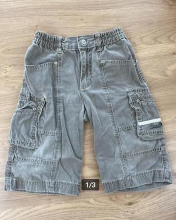 zeer leuke short - maat 6 jaar - maat 116 beschikbaar voor biedingen