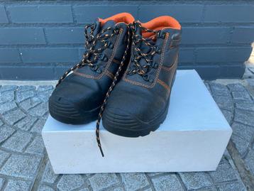 Nieuwe veiligheidsschoenen maat 36 beschikbaar voor biedingen