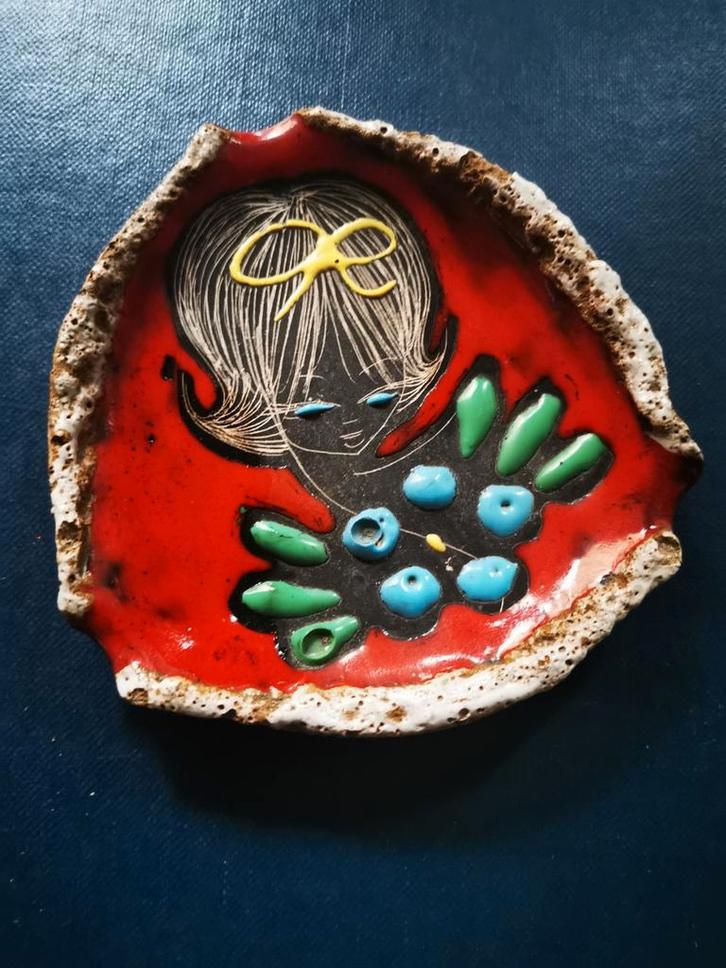 Mid century San Marino ceramic decorated sigaretten schaaltj, Verzamelen, Retro, Huis en Inrichting, Ophalen of Verzenden