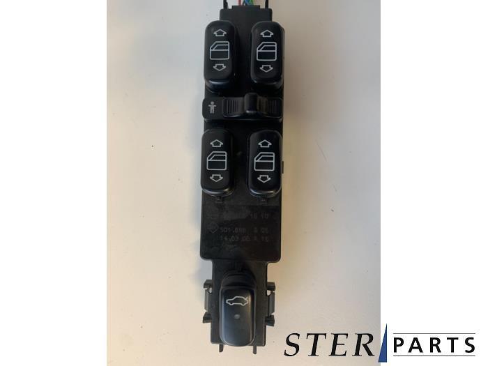 Commutateur vitre électrique d'un Mercedes S-Klasse, Autos : Pièces & Accessoires, Tableau de bord & Interrupteurs, Mercedes-Benz