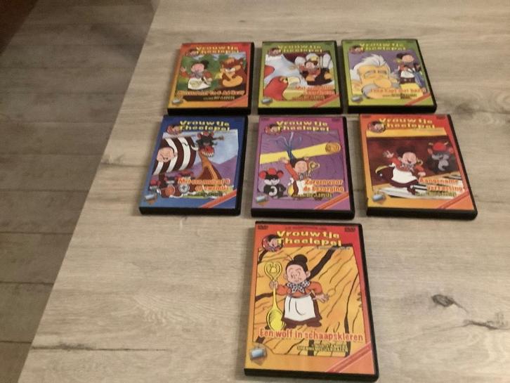 Vrouwtje theelepel verschillende DVD'S, Verzamelen, Film en Tv, Zo goed als nieuw, Tv, Overige typen, Ophalen of Verzenden