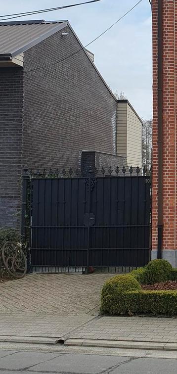 Mooie antieke poort  beschikbaar voor biedingen