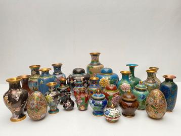 Lot van 26 stuks cloisonné 