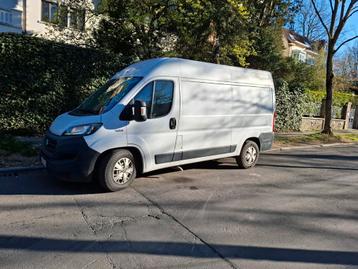 Fiat ducato L2H2  année 2021 - 3L essense euro 6b CNG, Auto's, Bestelwagens en Lichte vracht, Particulier, Te koop, Fiat