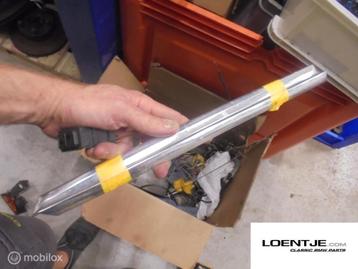 Afdekkap sierlijst C-stijl BMW 2500 / 2800 / 3.0 3.3 E3 et beschikbaar voor biedingen