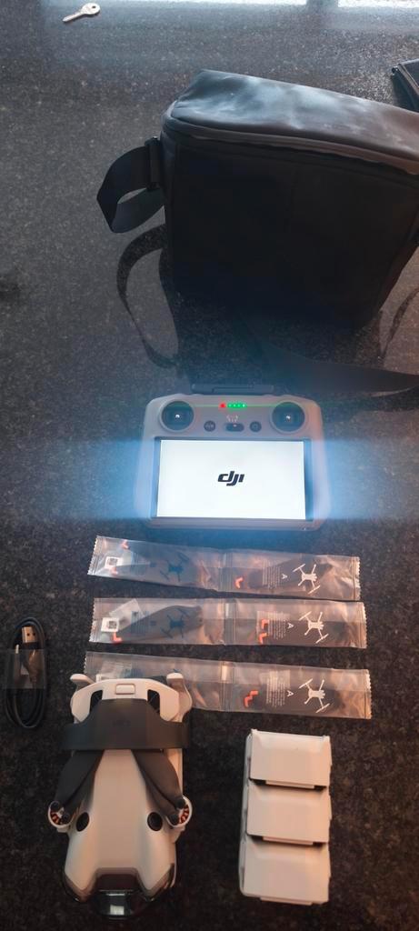 DJI Mini 4 Pro Fly More Combo (RC 2), Audio, Tv en Foto, Drones, Zo goed als nieuw, Ophalen of Verzenden