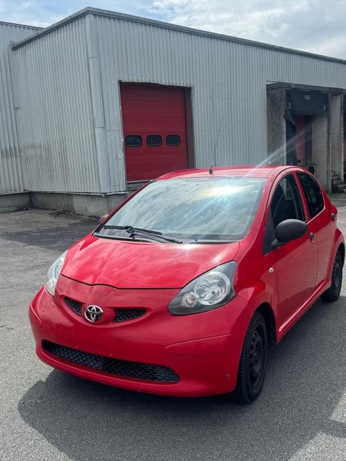 Toyota Aygo, Auto's, Toyota, Bedrijf, Aygo, Radio, Benzine, Euro 4, Stadsauto, 5 deurs, Handgeschakeld, Rood, Zwart, Stof, Voorwielaandrijving