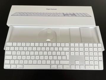 Apple Magic Keyboard qwerty avec clavier numérique 