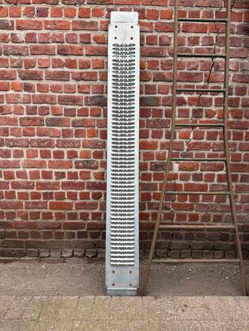Oprijplaat 2meter beschikbaar voor biedingen