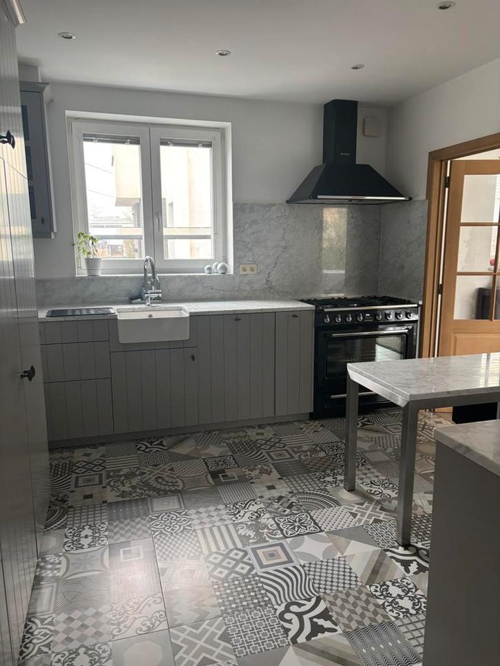 Cuisine Dovy, Maison & Meubles, Cuisine | Cuisines complètes, Utilisé, Cuisine à mur double, Granit ou Pierre, Enlèvement