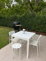 Gezellig tafeltje met 2 stoelen en 2 krukjes, Ophalen, Gebruikt, 50 tot 100 cm, Vierkant