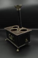 Oude kleine metalen kachel met tank, Ophalen of Verzenden