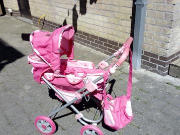 Poppenwagen beschikbaar voor biedingen