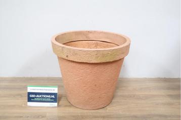 Grote Ronde Kunststof Plantenpot beschikbaar voor biedingen