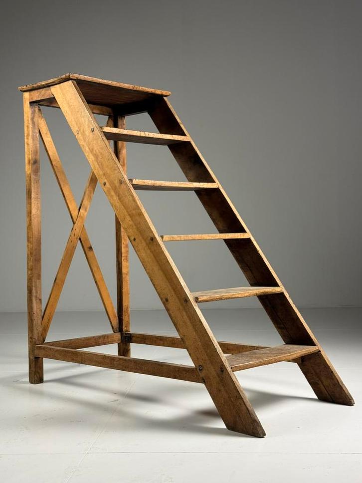 Bibliotheektrap landelijk groot, Doe-het-zelf en Bouw, Ladders en Trappen, Zo goed als nieuw, Trap, Ophalen