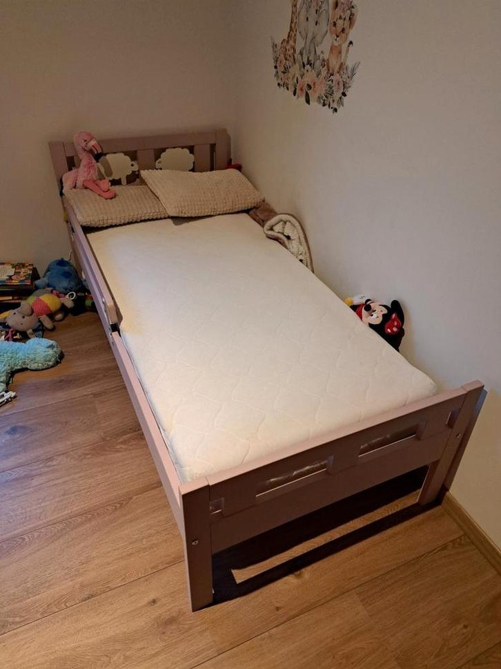 Peuterbed Ikea, Kinderen en Baby's, Kinderkamer | Bedden, Gebruikt, Lattenbodem, Matras, Ophalen