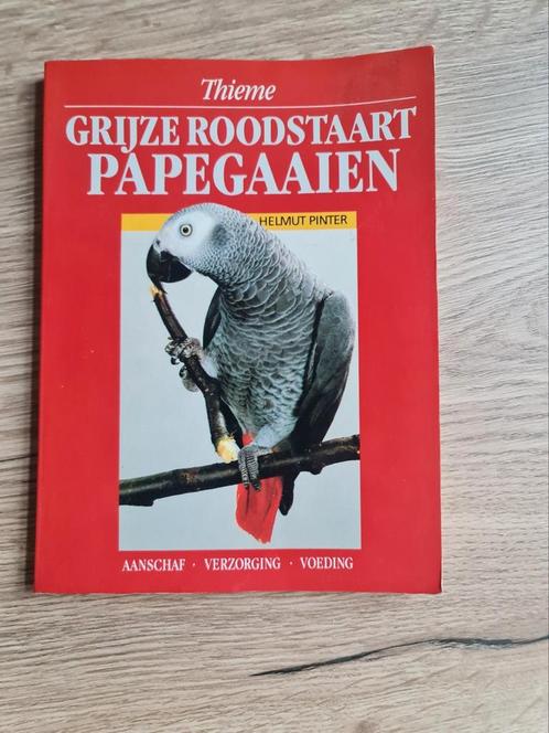 Boek : grijze roodstaart papegaaien / H. Pinter, Boeken, Dieren en Huisdieren, Gelezen, Vogels, Ophalen of Verzenden